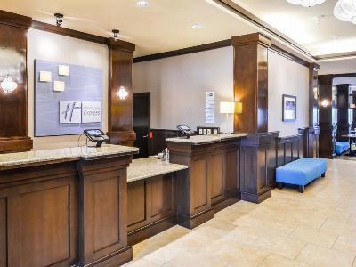 Hotel Express & By Ihg 2*