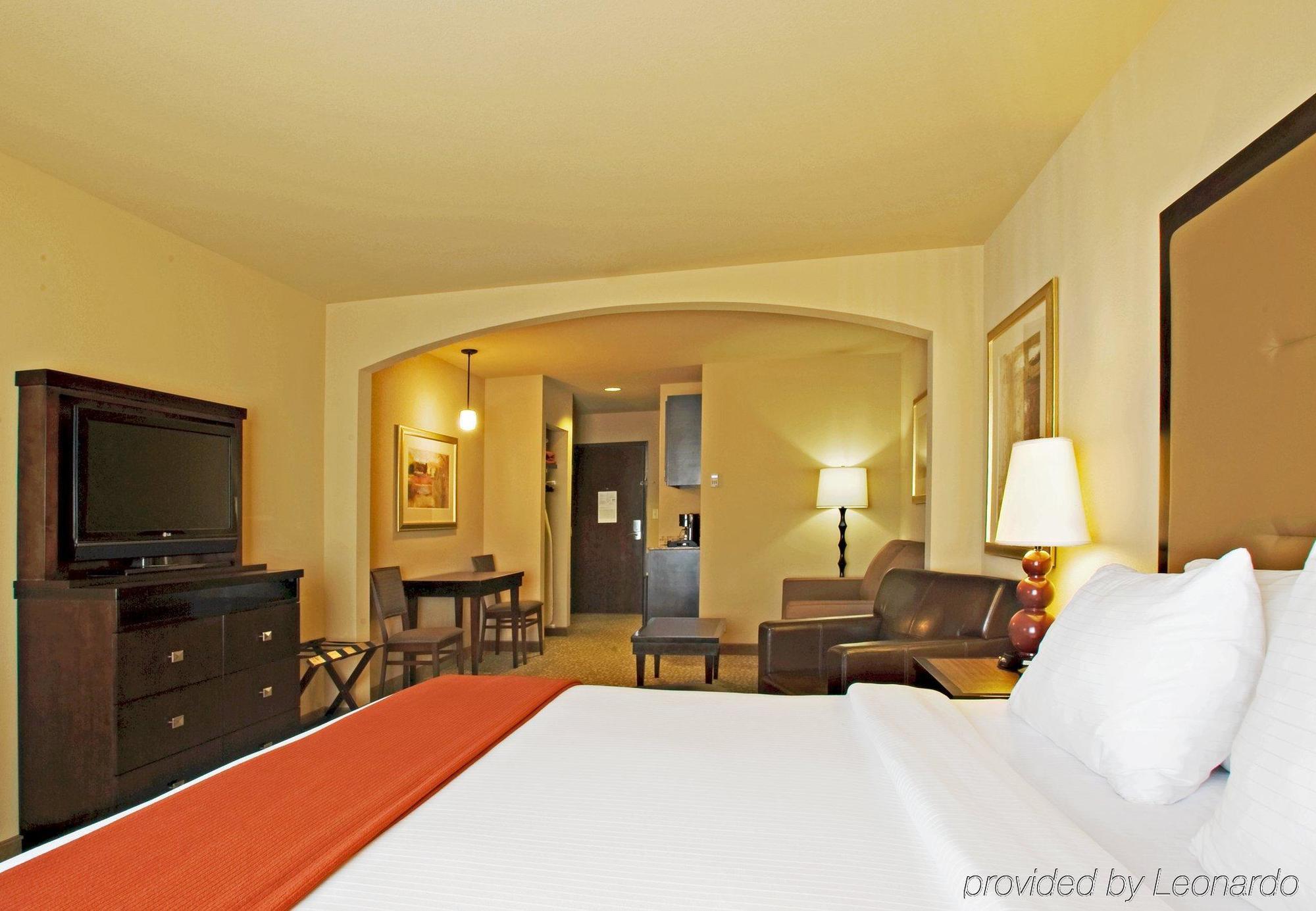 Hotel Express & By Ihg