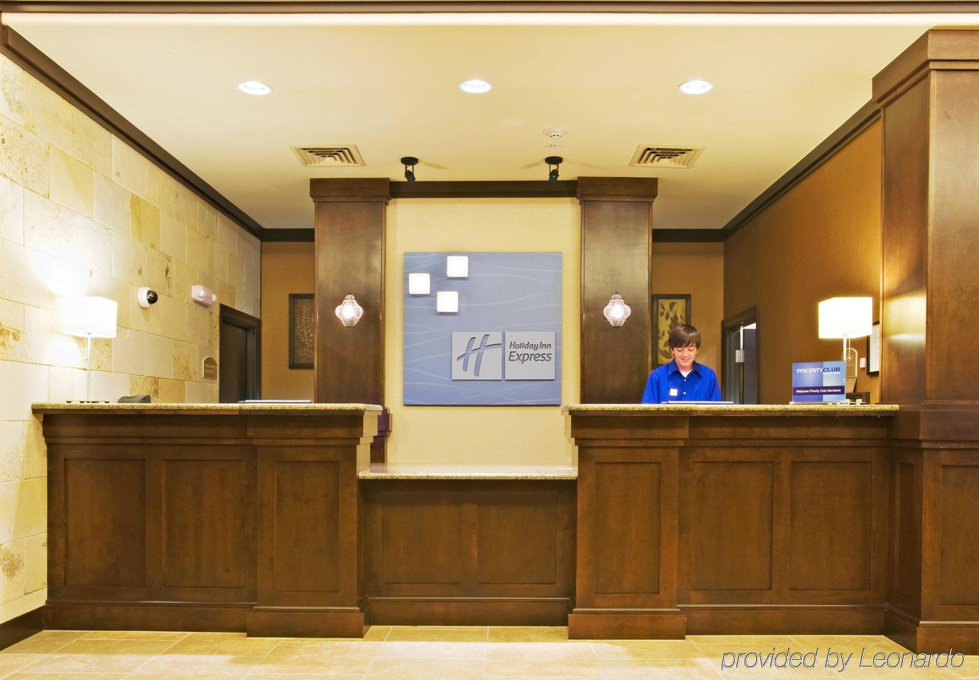 Hotel Express & By Ihg 2*