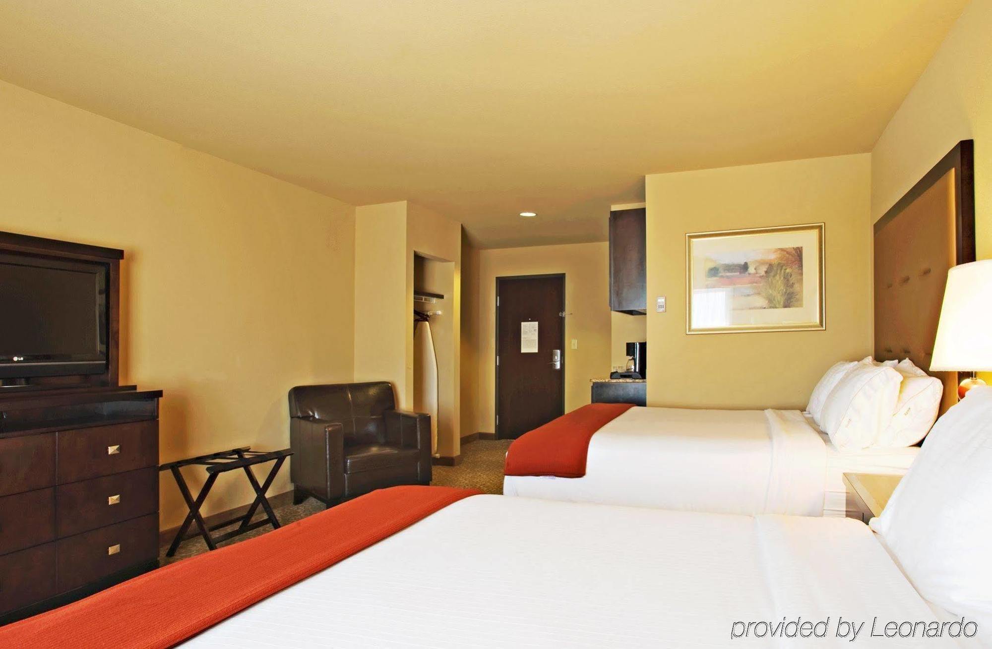 Hotel Express & By Ihg 2*